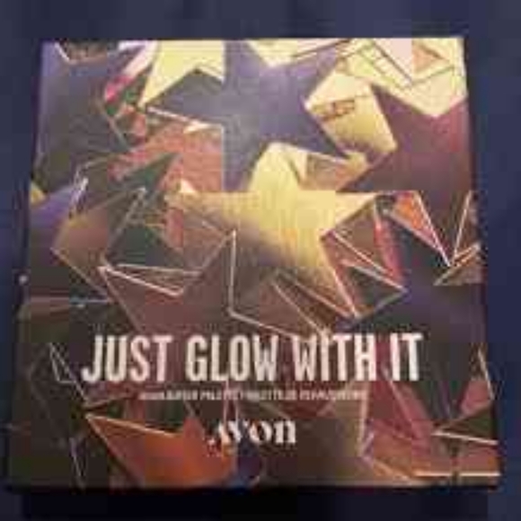 AVON Highlighter Palette Just Glow With It - Picture 4 of 9